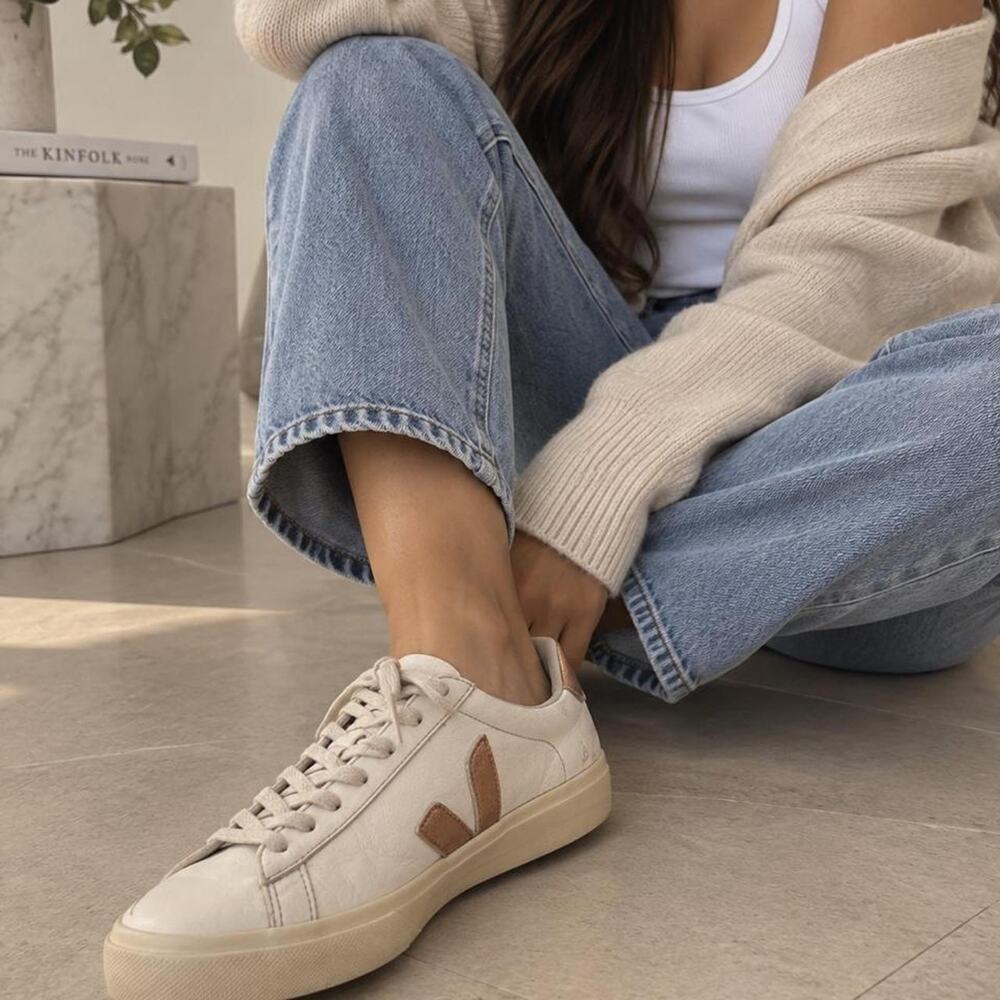 Veja t2 sneakers in cream